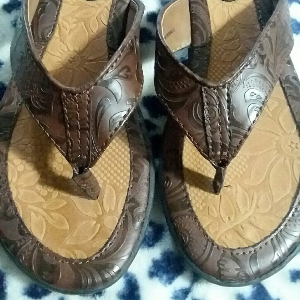 WOMEN'S BOC ZITA TOOLED THONG